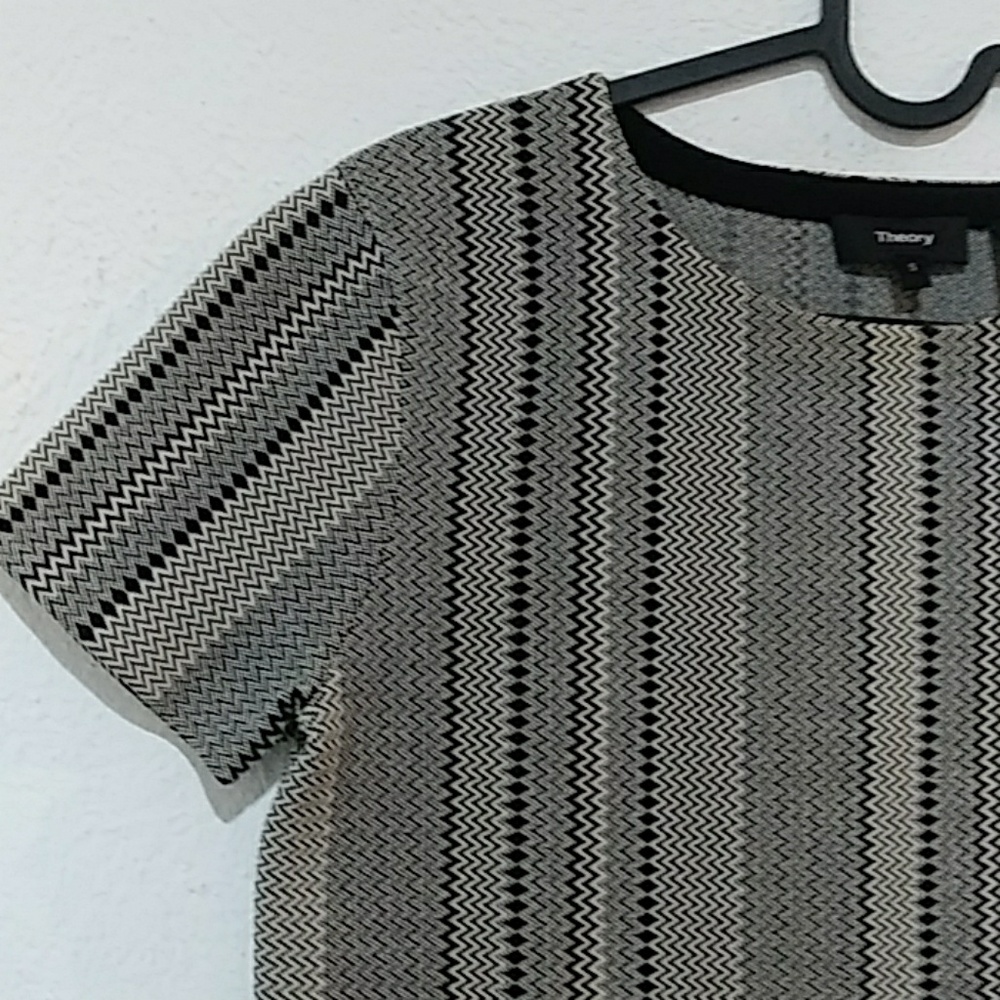 Theory Grey Stretch Knit top - Picture 4 of 7